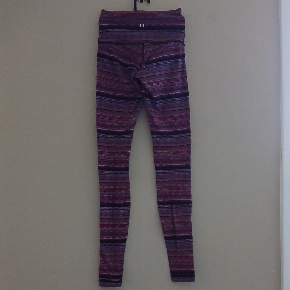 Lululemon Athletica Vibrant Purple and Pink Leggings Size‎ XS - Picture 3 of 3